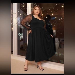 Maxi with sweetheart neckline & mesh polka dot sleeves (sz 22/24)